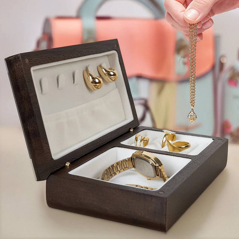 JOYERO CMARA RETRO. BETTER LATE THAN UGLY.