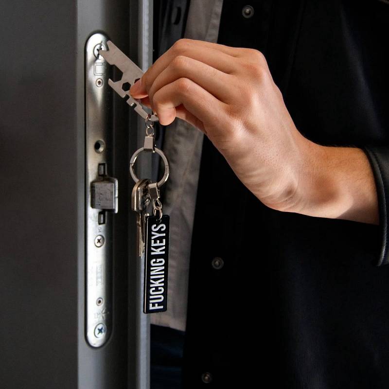 LLAVERO MULTIHERRAMIENTAS FUNCKING KEYS.