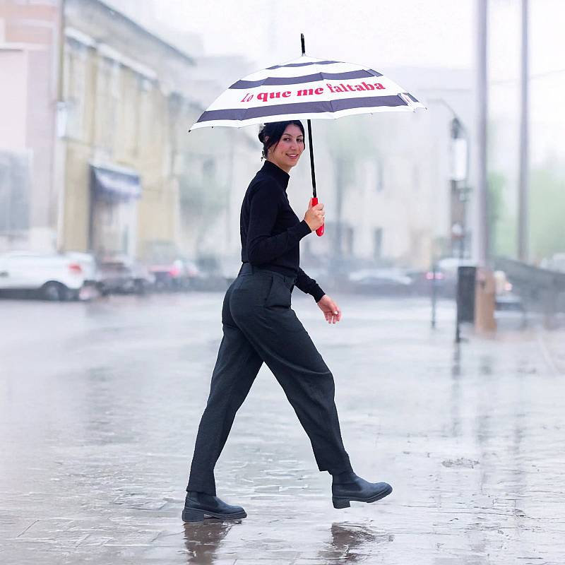 PARAGUAS LO QUE ME FALTABA.