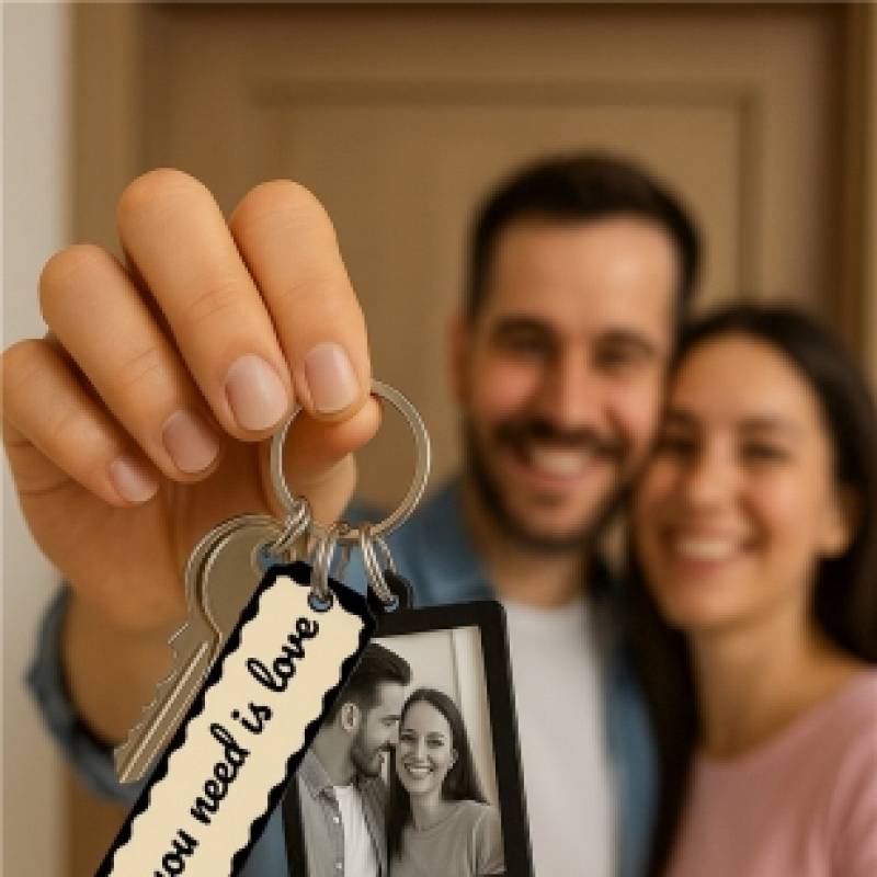 LLAVERO FOTO ALL YOU NEED IS LOVE