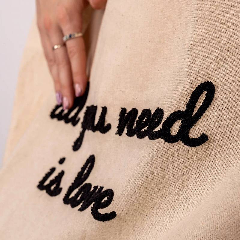 TOTE BAG ALL YOU NEED IS LOVE.